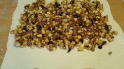 название картинки Штрудель яблочный классический из слоеного теста