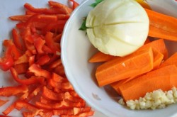 название картинки Вкусный суп шурпа на костре в казане