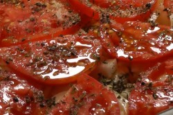 Сибас с луком и картошкой на противне