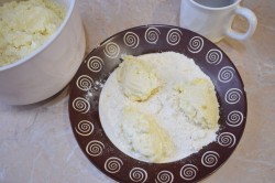 Сырники с бананом и творогом - шаг 5