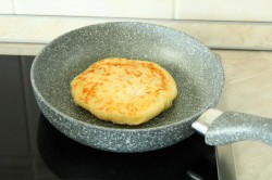 Сырные лепёшки на кефире