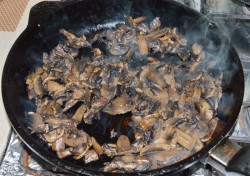 название картинки Сырный пирог Киш Лорен с грибами