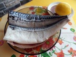 Скумбрия с картошкой в фольге в духовке - шаг 2