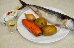 название картинки Скумбрия с овощами запеченная в духовке