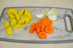 название картинки Скумбрия с овощами запеченная в духовке