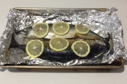 Скумбрия запеченная в фольге в духовке с лимоном