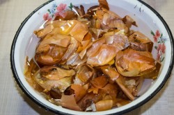 название картинки Скумбрия в луковой шелухе за 3 минуты  быстро и вкусно