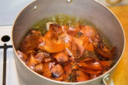 название картинки Скумбрия в луковой шелухе за 3 минуты  быстро и вкусно