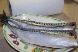 название картинки Скумбрия в луковой шелухе за 3 минуты  быстро и вкусно