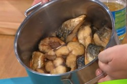 Скумбрия в томатном соусе консервы