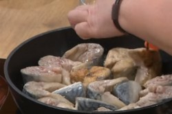 Скумбрия в томатном соусе консервы