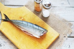 Скумбрия запеченная  с картошкой в духовке