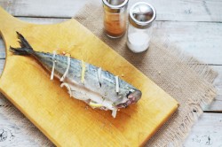 Скумбрия запеченная  с картошкой в духовке