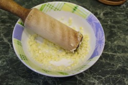 Скумбрия запеченная с паприкой и чесноком - шаг 2 Скумбрия запеченная с паприкой и чесноком - шаг 2