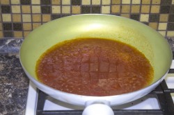 Сладкая свинина с ананасами