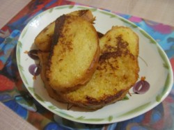 название картинки Сладкие гренки с яйцом и молоком