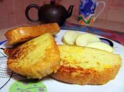 название картинки Сладкие гренки с яйцом и молоком