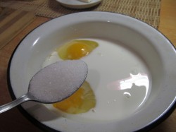 название картинки Сладкие гренки с яйцом и молоком