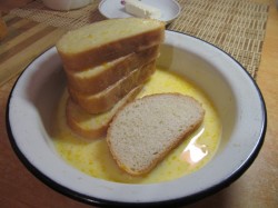 название картинки Сладкие гренки с яйцом и молоком