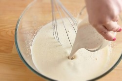 Сладкие пирожки из дрожжевого теста с яблоками и тыквой