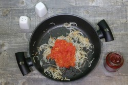 Сливочно томатный соус к мясу