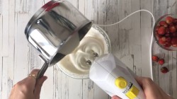 Суфле из сливок и желатина с земляникой - шаг 6 Суфле из сливок и желатина с земляникой - шаг 6