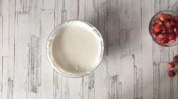 Суфле из сливок и желатина с земляникой - шаг 7 Суфле из сливок и желатина с земляникой - шаг 7