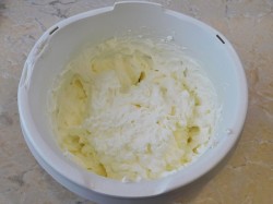 Сливочный крем для торта густой