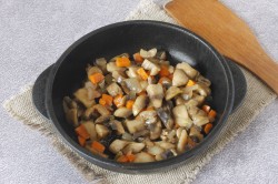 название картинки Сливочный суп с грибами и плавленным сыром