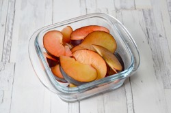 Сливовый пирог на кефире