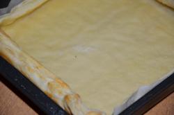 название картинки Быстрая и простая пицца из слоеного теста в духовке