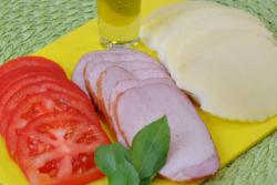 название картинки Быстрая и простая пицца из слоеного теста в духовке