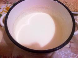 название картинки Пирожные из слоеного теста с масляным кремом на сгущенном молоке