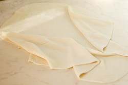 название картинки Слоеное тесто для самсы просто и быстро