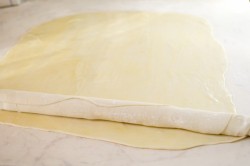 название картинки Слоеное тесто для самсы просто и быстро