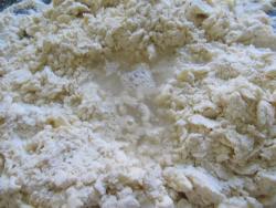 Слоеное тесто на сливочном масле и воде быстрое