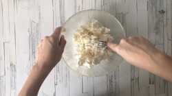 Слоеный пирог с брынзой и зеленью