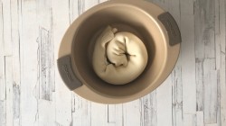 Слоеный пирог с брынзой и зеленью