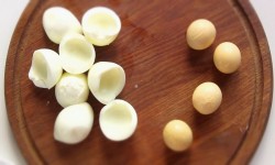 Слоеный салат из отварной говядины с грибами Зимняя сказка