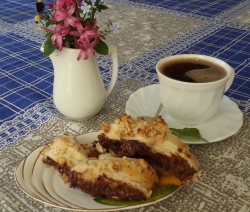 Слойка с шоколадкой