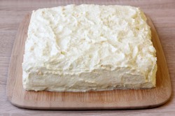 Слойка с яблоками морковью и творожным кремом