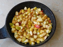 название картинки Слойка с яблоками из слоеного теста