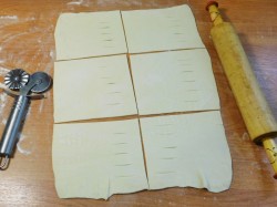 название картинки Слойка с яблоками из слоеного теста