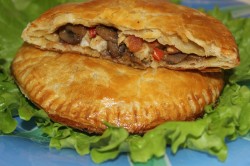 Слойки из слоеного теста с мясом Панама-мама