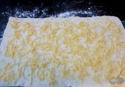 Слойки-сердечки с сыром