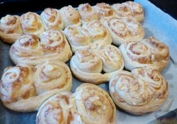 Слойки-сердечки с сыром