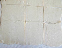 Пирожки из слоеного теста в духовке