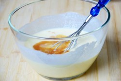 Сметанные кексы с черникой - шаг 4