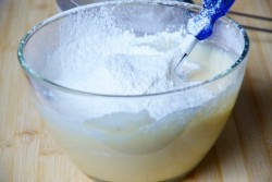 Сметанные кексы с черникой - шаг 5