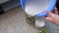 Сметанный десерт с фруктами и ванилью - шаг 5 Сметанный десерт с фруктами и ванилью - шаг 5